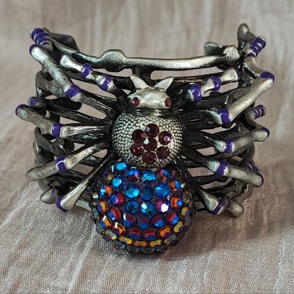 Heliotrope Amethyst Purple Swarovski Crystals Pewter Spider Cuff Bracelet NEW - Picture 2 of 6